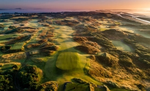 Royal County Down verbindet die raue Schönheit der irischen Küste mit einer langen Geschichte des Golfsports.