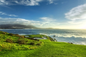 Pebble Beach Golf bietet ein Sporthighlight am Rande des Pazifiks.